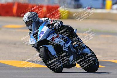 media/Oct-09-2022-SoCal Trackdays (Sun) [[95640aeeb6]]/Turn 2 (1110am)/